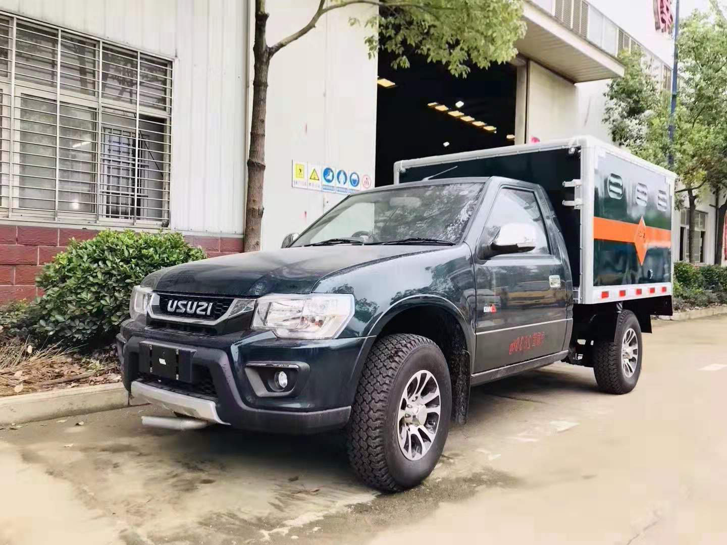 五十鈴四驅皮卡民爆器材車(chē)